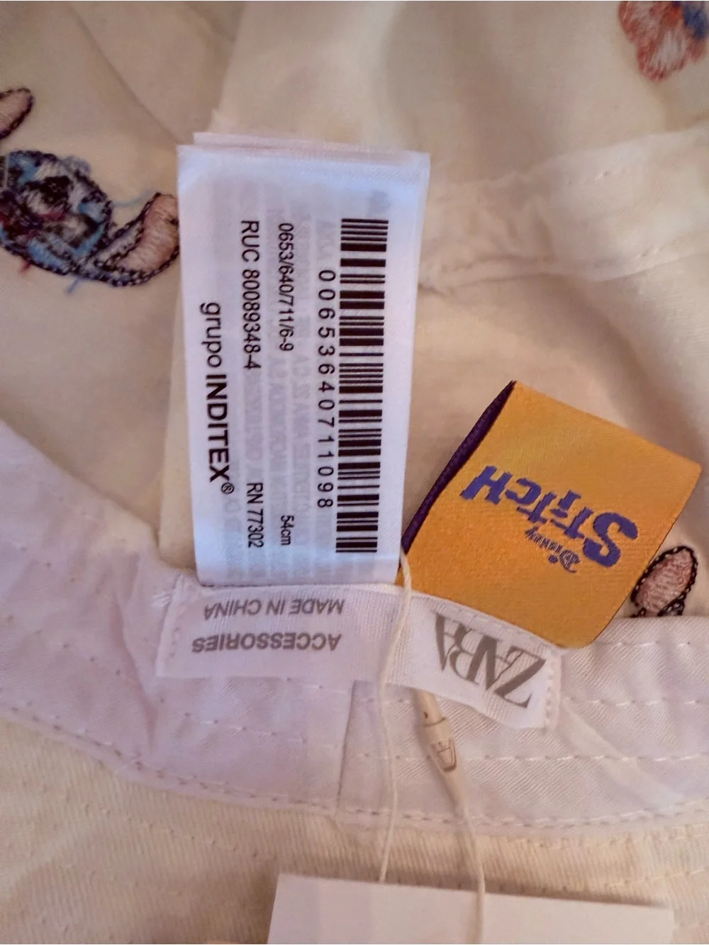 NWT Zara Kids Disney Lilo & Stitch Embroidered White Bucket Hat